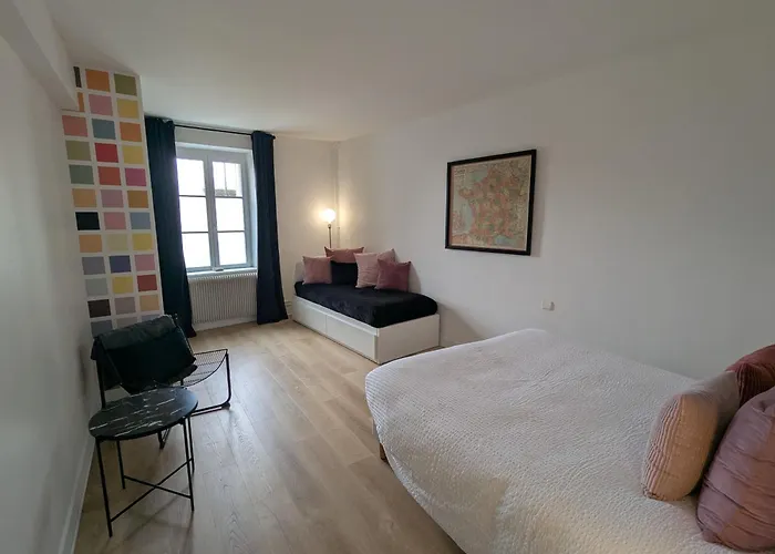 Chambre Les Emaux, Au Lampadaire Briarois